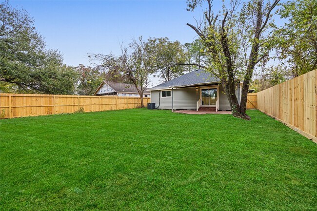 Building Photo - 125 Bolden St