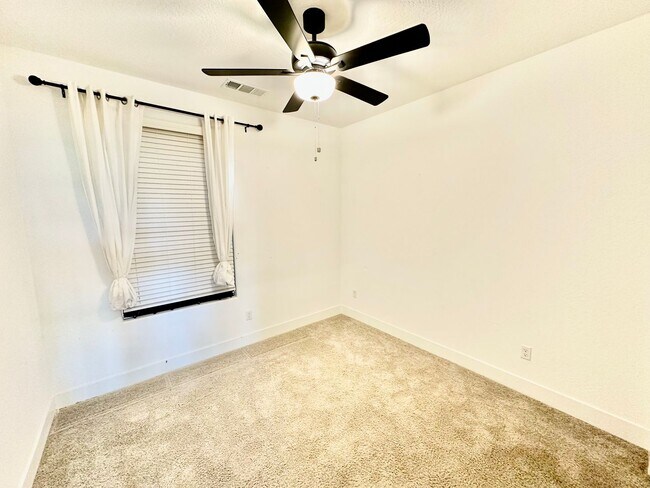 Building Photo - Newly Built Clovis 3/2