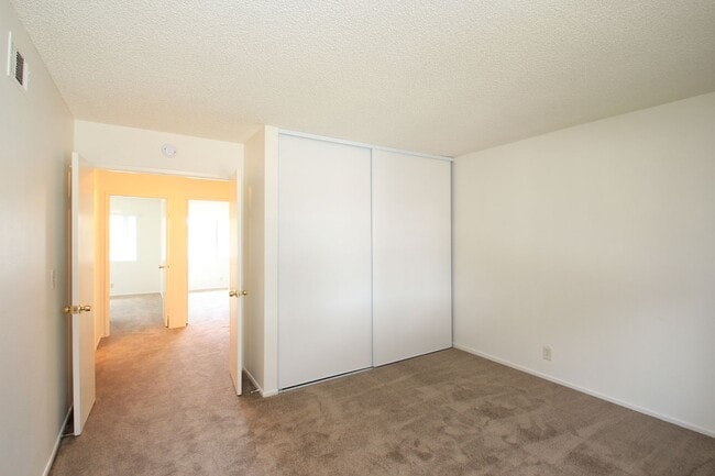Building Photo - Coming Soon – Charming 3-Bedroom Townhome ...