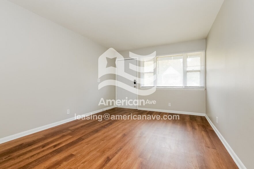 Building Photo - 3876 Parker St