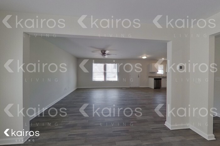 Building Photo - 306 Foxtrot Trl