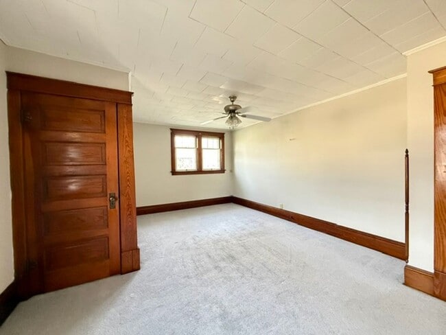 Building Photo - rh17