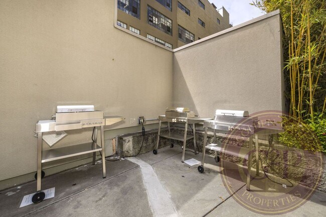 Building Photo - Western SoMa - 2 BR, 2 BA Condo 1,160 Sq. Ft. - 3D Virtual Tour