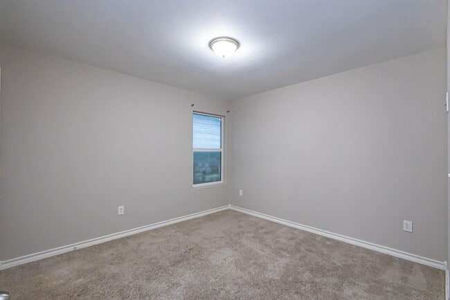 Building Photo - 2203 Durazno Ct
