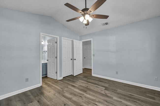 Building Photo - 1201 Red Stone Dr