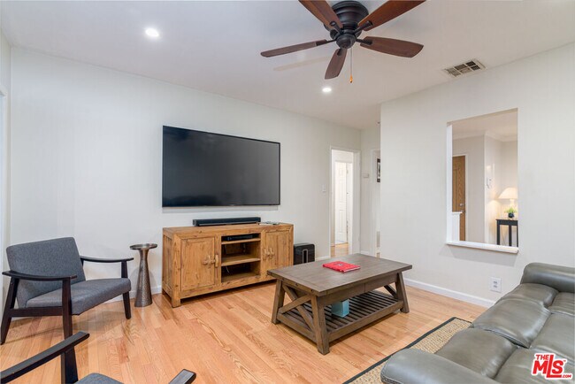 Building Photo - 16641 Gilmore St