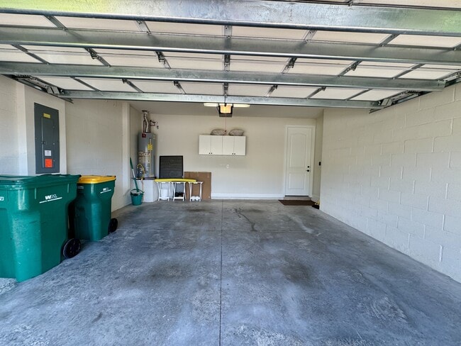 Building Photo - 9418 Greyhawk Trl