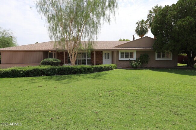 Building Photo - 3809 E Coolidge St