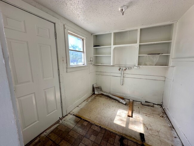 Primary Photo - 509 S Aylesford St