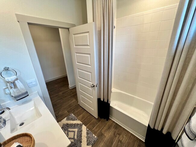 Building Photo - 101 Altamont St