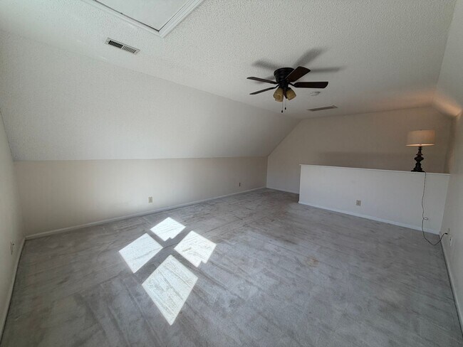 Building Photo - Prime Location in Half Mile Lake, Greenville, SC