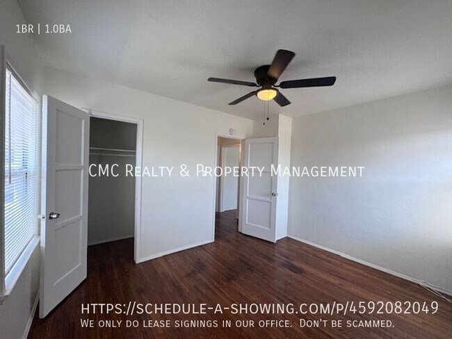 Building Photo - 4841 1/2 Clark Ave-