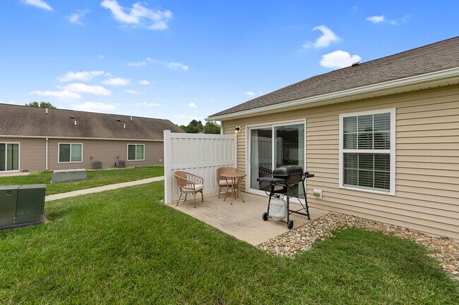 Building Photo - Redwood Canal Winchester