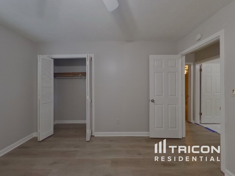 Building Photo - 2544 Highland Dr SE