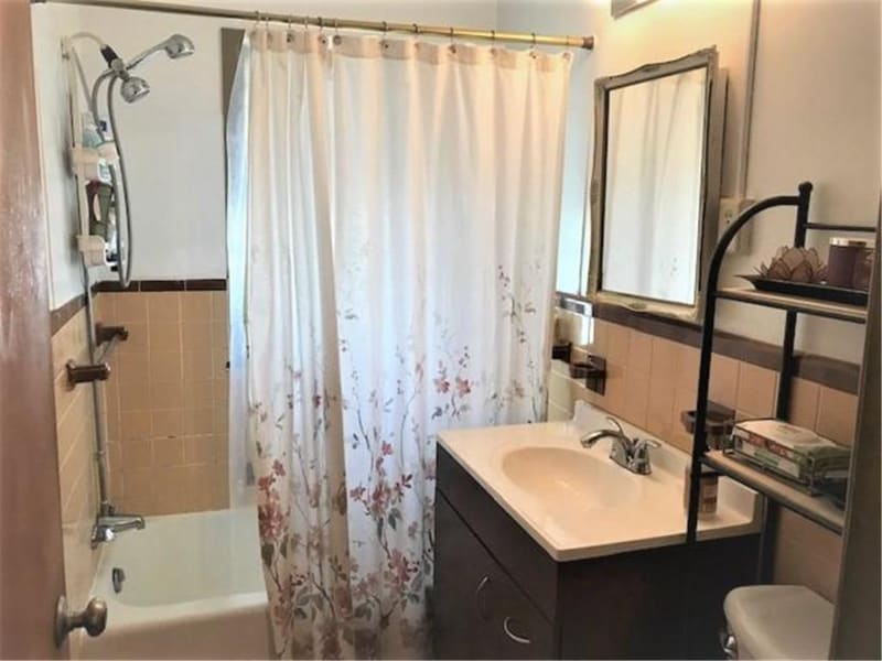 Building Photo - 4234 Cedar Ave S