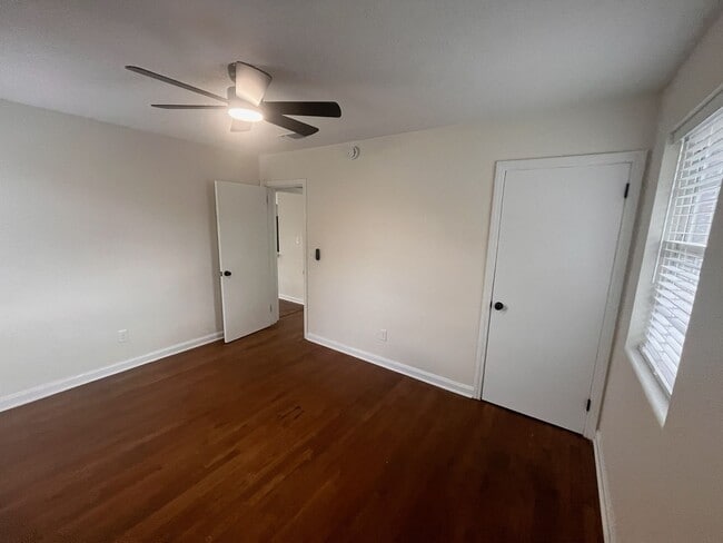 Building Photo - Two Bedroom One Bath Upstairs Apartment In Avondale