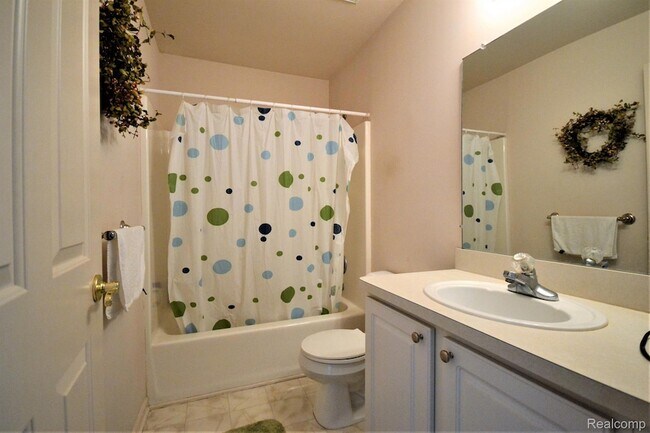 Building Photo - 4890 Spring Meadow Dr