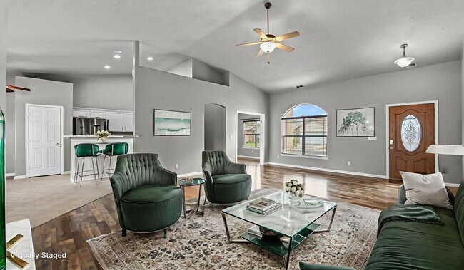 Building Photo - Spacious 3-Bed Ranch Home w/ 3-Car Garage & RV Parking In Quiet North Grand Junction Neighborhood