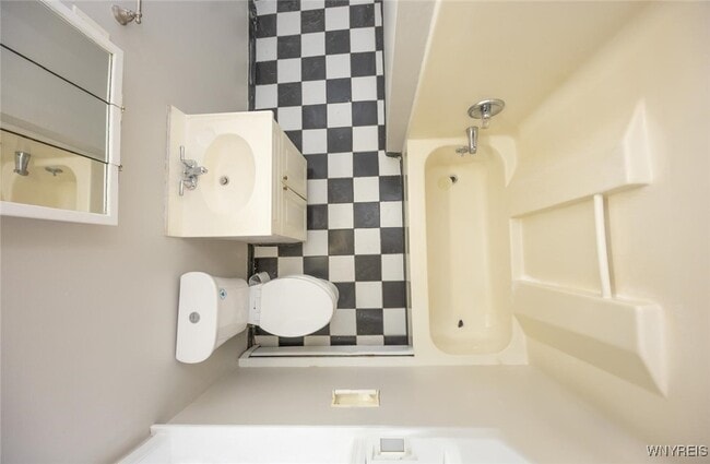 Building Photo - 1953 Falls St