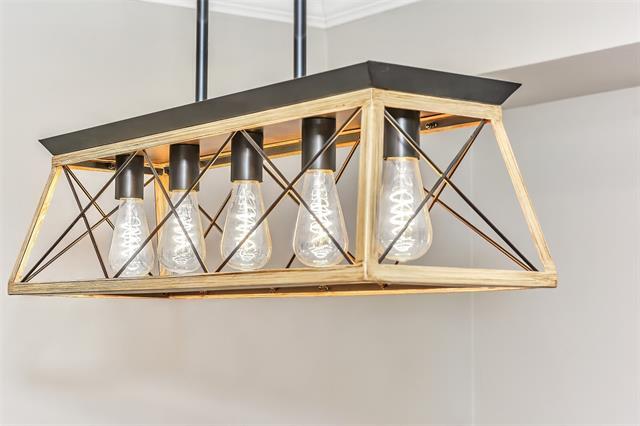 Building Photo - 7906 Royal Ln