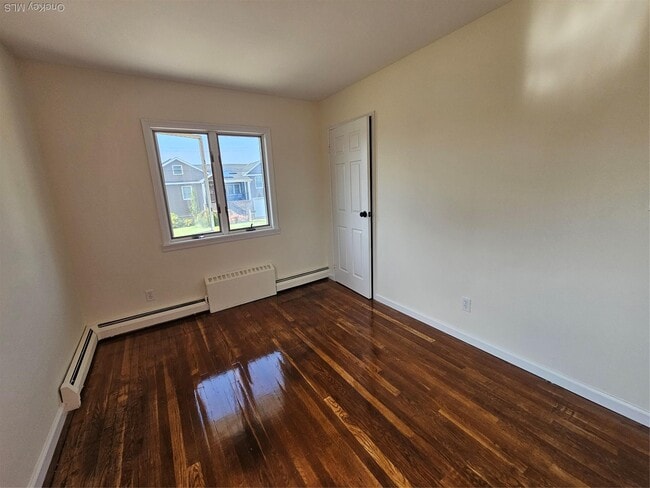 Building Photo - 2403 Hampton Ave
