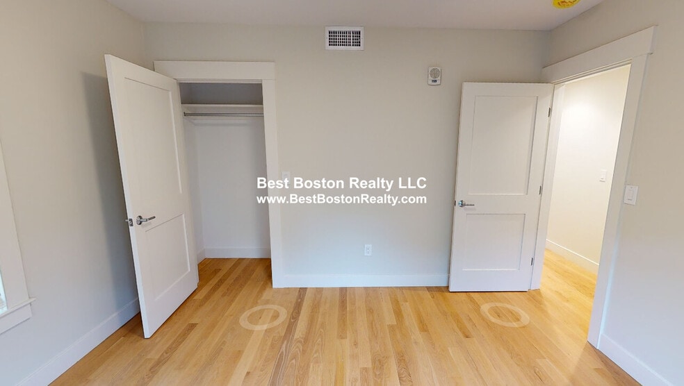 Building Photo - 208-210 Banks St. Unit 2