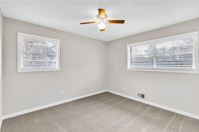 Building Photo - 331 Smyrna Powder Springs Rd SE