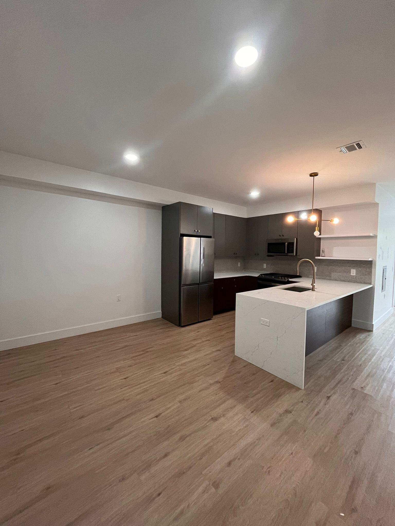 Building Photo - 276 Duncan Ave