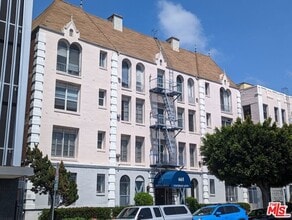 Building Photo - 665 Cochran Ave