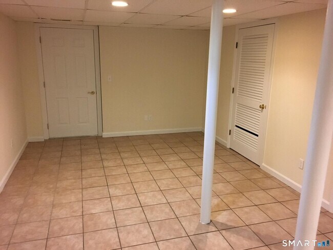 Building Photo - 211 Hunyadi Ave