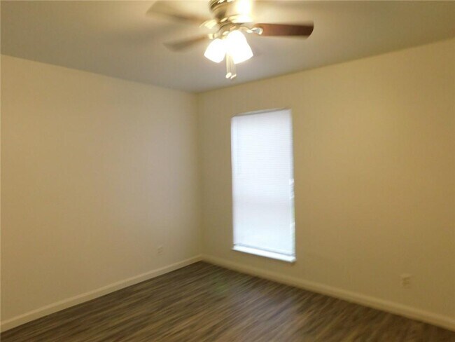 Building Photo - 1002 Fieldwood Dr