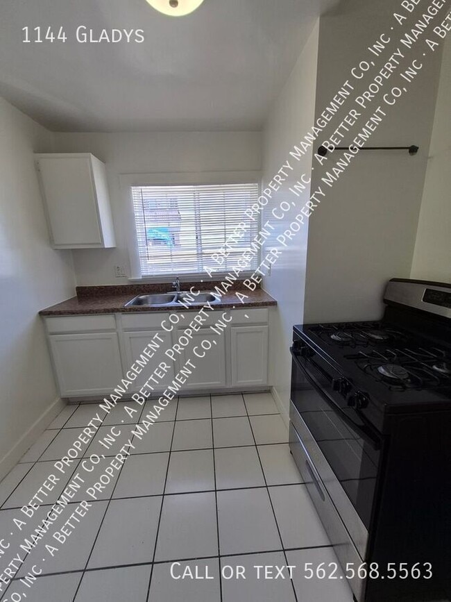 Building Photo - 1144 Gladys-