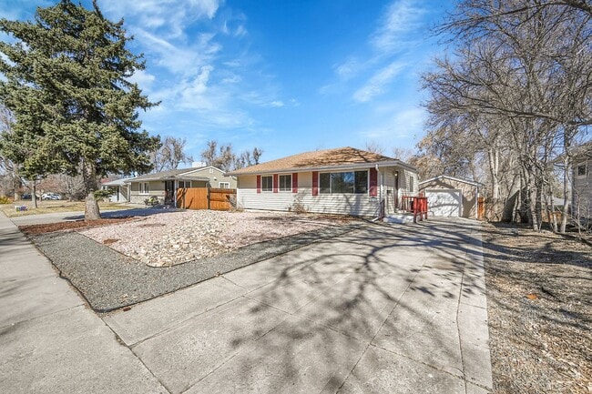 Building Photo - 5635 E Nebraska Way