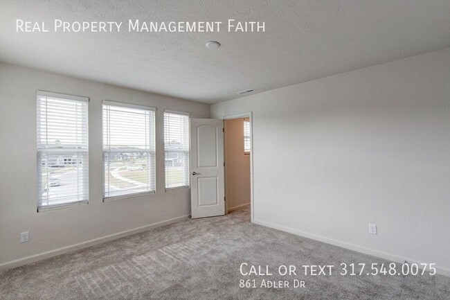 Building Photo - 861 Adler Dr