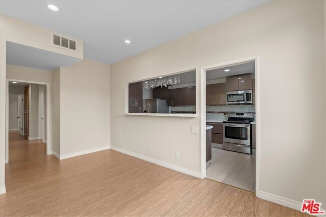 Building Photo - 2175 S Beverly Glen Blvd