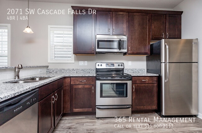 Building Photo - 2071 SW Cascade Falls Dr