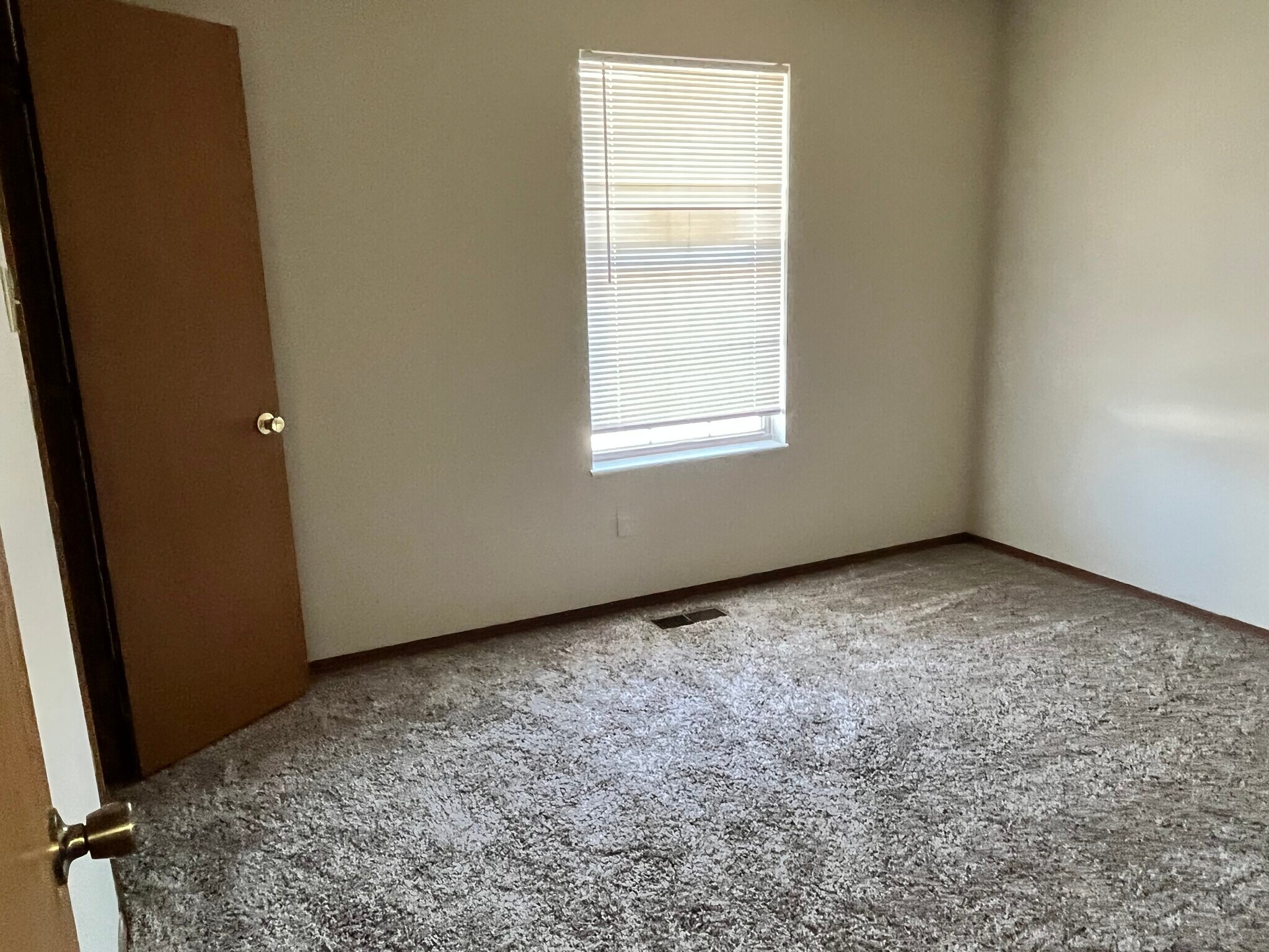 Building Photo - 1210 W Main St