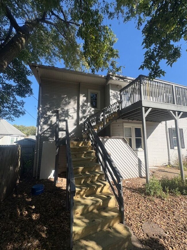 Building Photo - 103 N 10th St