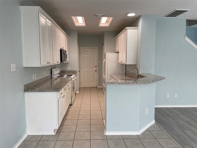 Building Photo - 9022 Elm Drake Ln