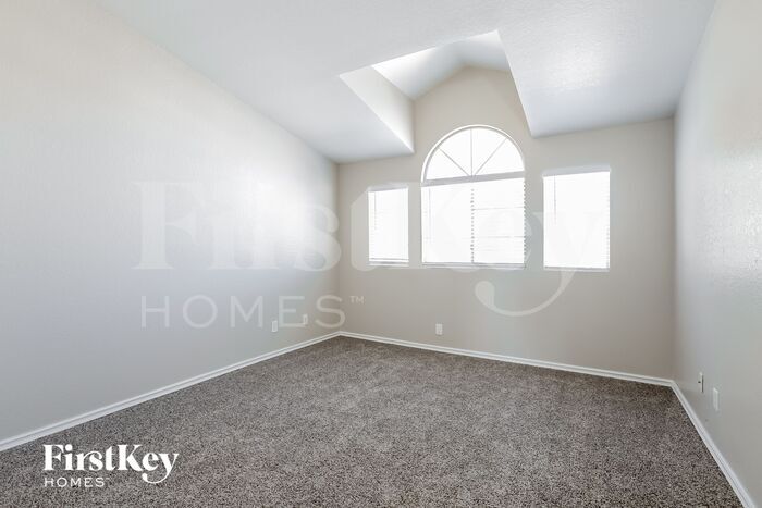 Building Photo - 7124 Honeysuckle Ct