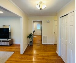 Building Photo - 43 Kent Hills Ln