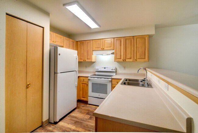 Building Photo - Welcome to Your NEW Home!