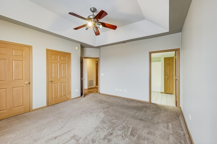 Building Photo - 16600 Liberty Cir