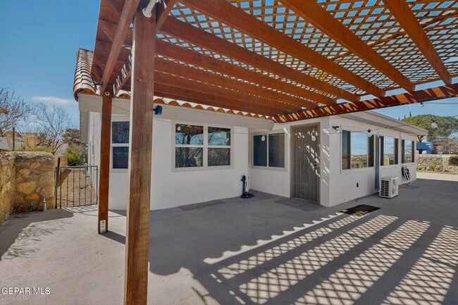 Building Photo - 851 Dulce Tierra Dr