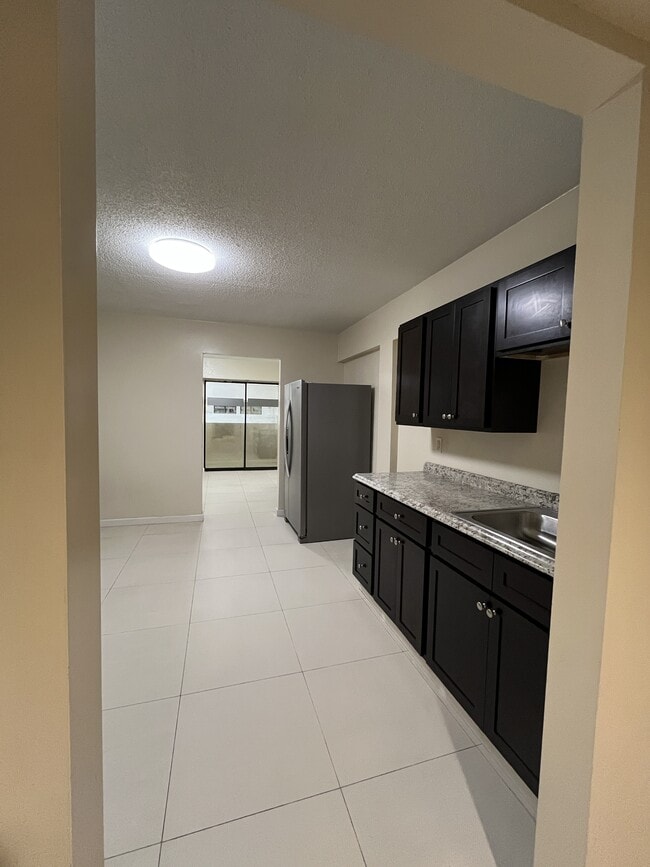 Building Photo - 2705-2715 Cherry Rd