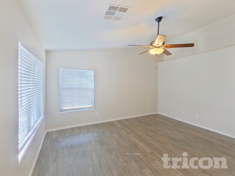 Building Photo - 3194 W Tanner Ranch Rd