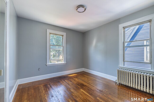 Building Photo - 430 Blohm St