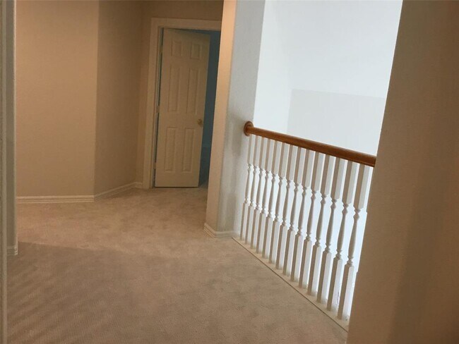 Building Photo - 4810 N Pine Brook Way