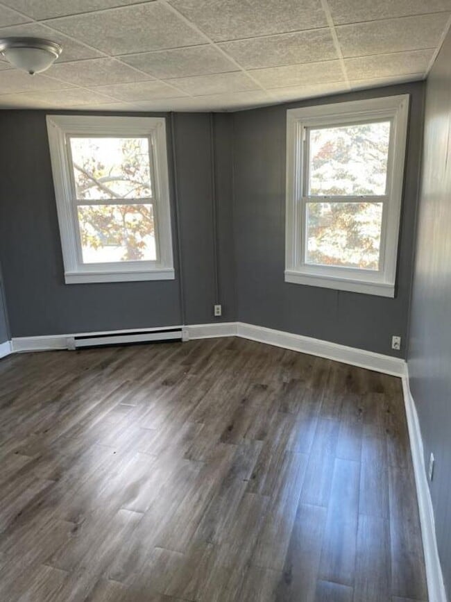 Building Photo - 365-365 N Hanover St