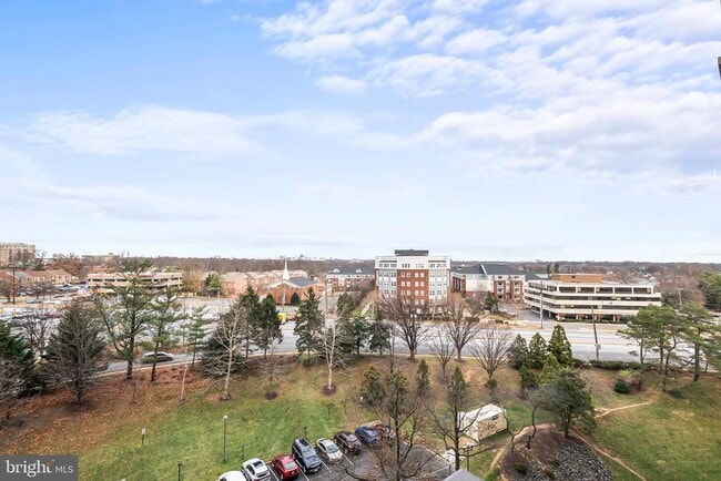 Building Photo - 3701 S George Mason Dr